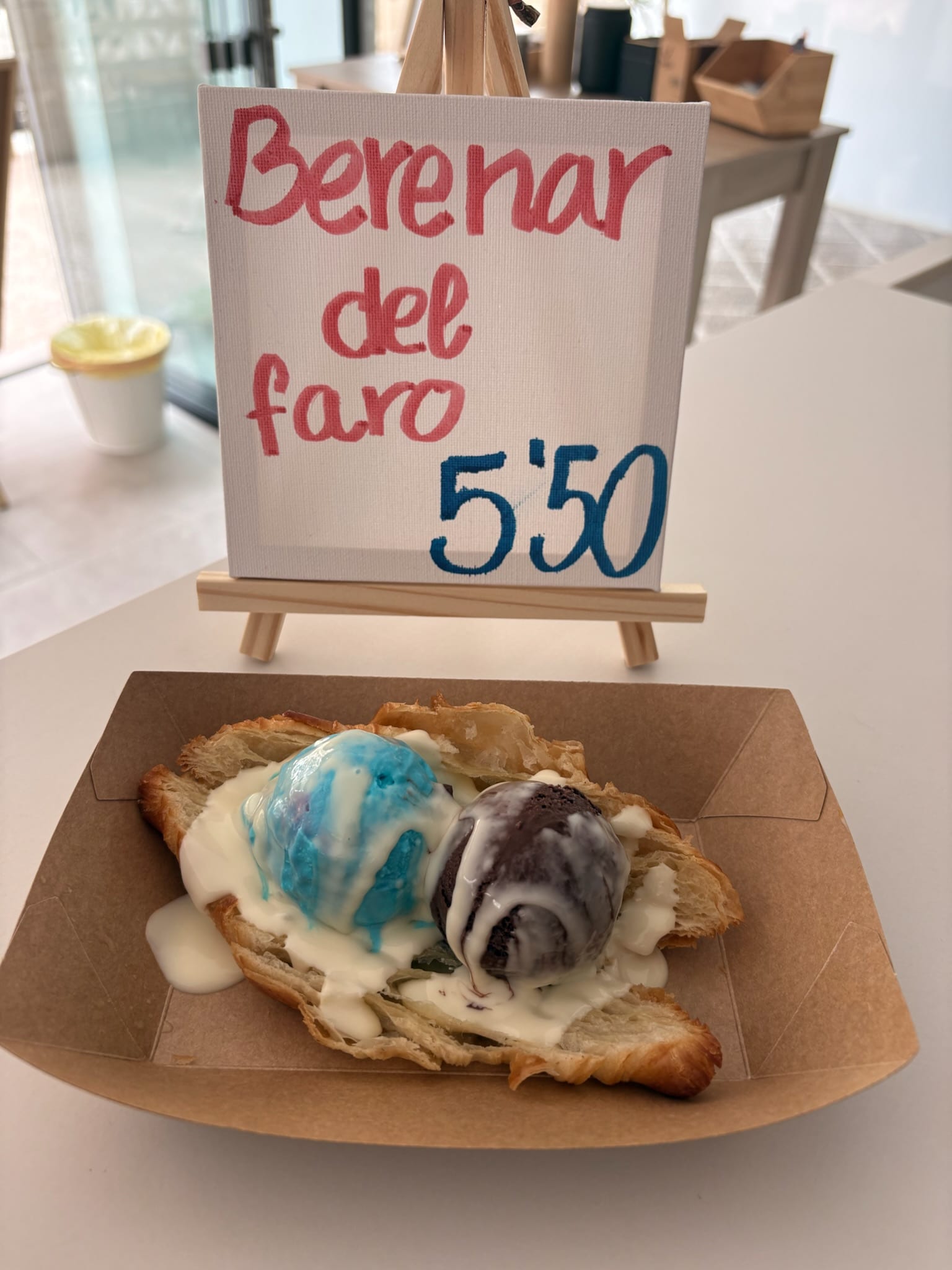 Berenar del Faro next to the hand-painted price sign reading €5.50